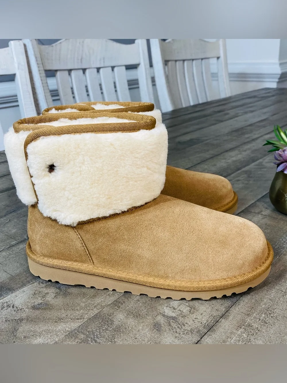 UGG Kids' Classic Jona Luxury Boot – Chestnut/Cognac Suede Size 3 Youth
